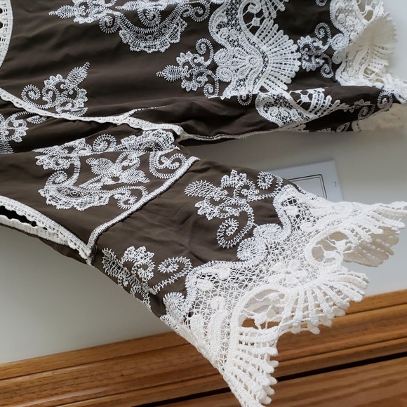 Democracy Olive Green Embroidered Top Size XL - Picture 4 of 5